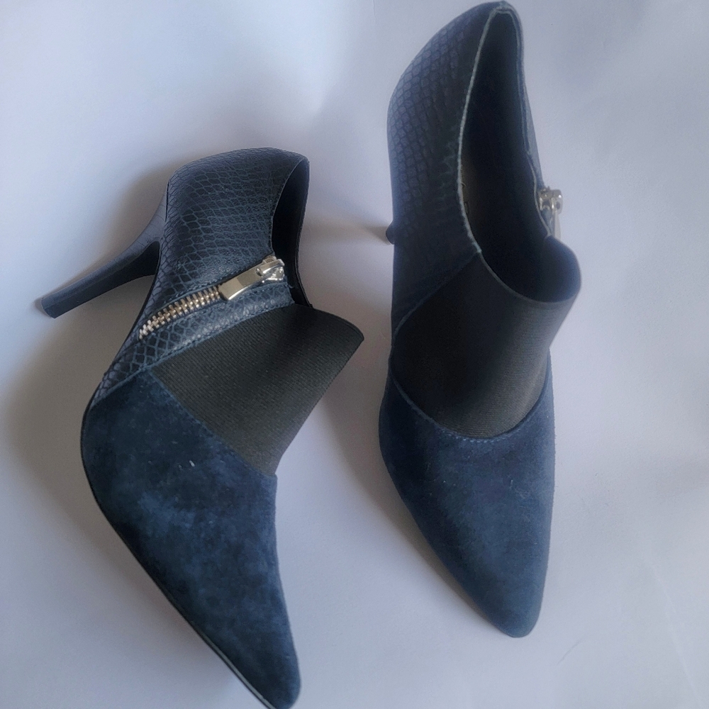 Tahari Shoes Size: 5.5